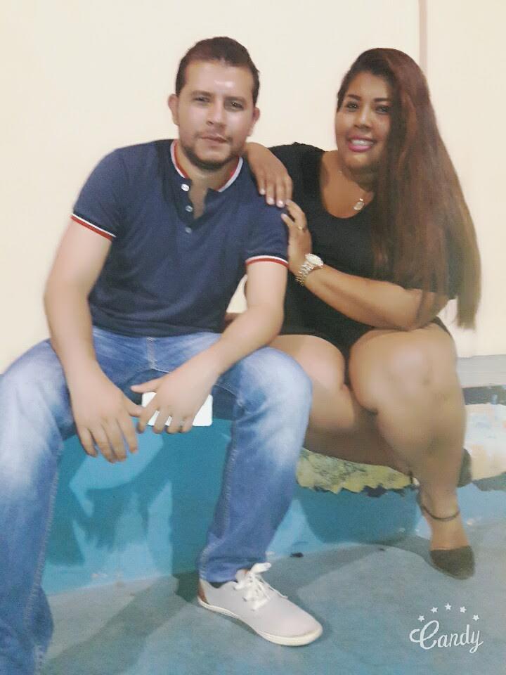 Ian con su amiga Joice